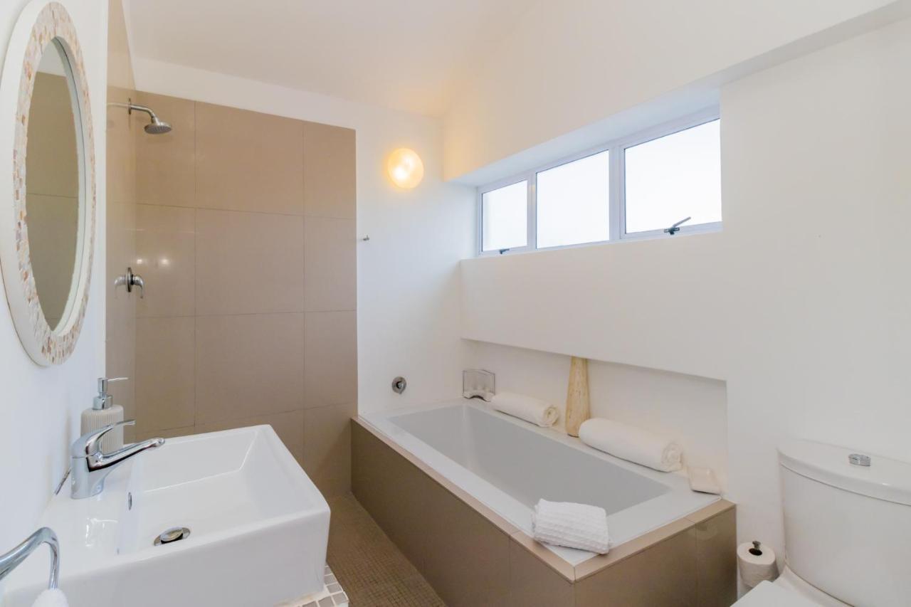 White Waves Beach House 布鲁堡史特兰 外观 照片